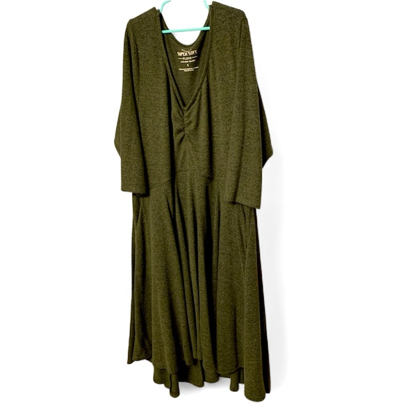 torrid Dresses & Skirts - Torrid size one (1) Super Soft high-low green dress
